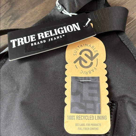 True Religion Yeta Sling Crossbody,3 zip compartments,credit card slots - Picture 12 of 16